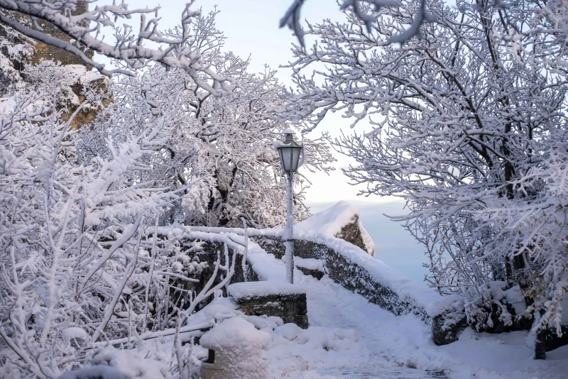 Paesaggio Invernale Innevato a San Marino