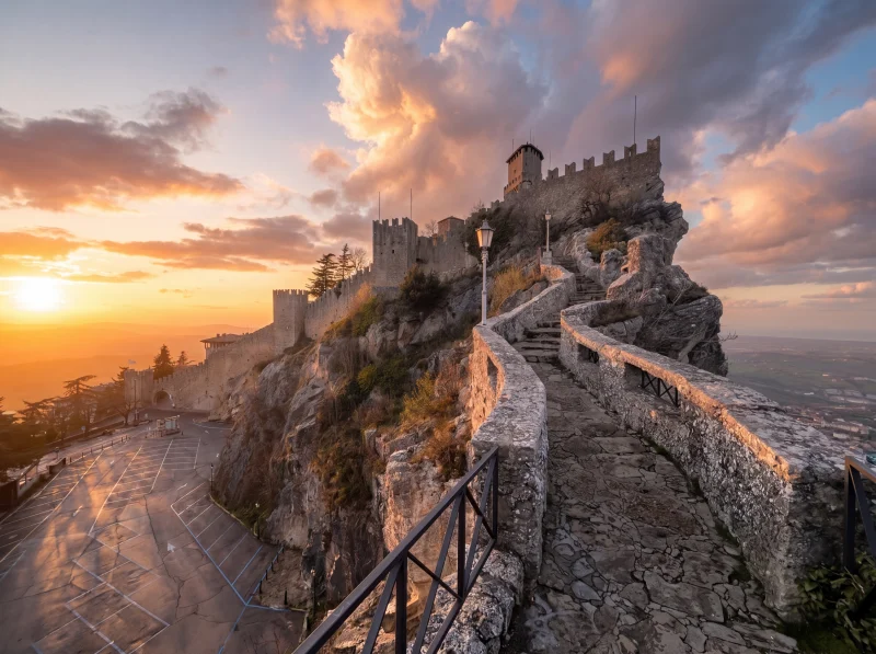 Le Torri di San Marino al tramonto