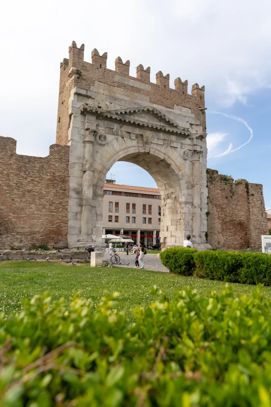 L’Arco d’Augusto, simbolo di Rimini e della Riviera Romagnola
