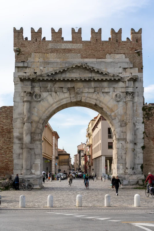 L’Arco d’Augusto a Rimini, fulcro del centro storico