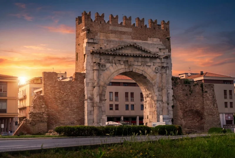 L’Arco d’Augusto di Rimini al Tramonto