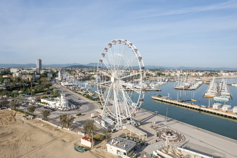 Rimini: Veduta Aerea della Ruota Panoramica, Darsena e Spiagge