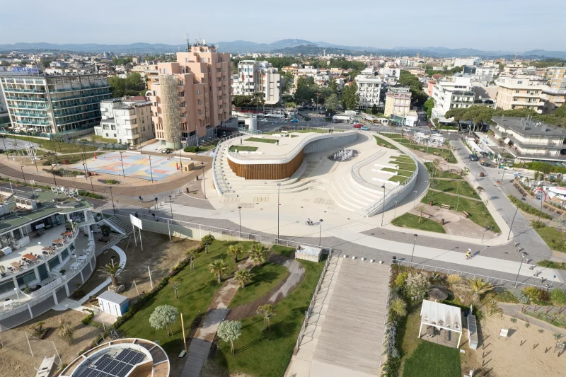 Vista aerea del Parco del Mare e Piazzale Kennedy a Rimini