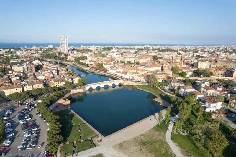Rimini: Ponte di Tiberio, Borgo San Giuliano e il nuovo Parco Marecchia visti dall’alto