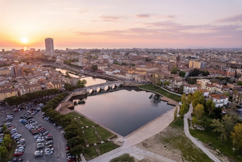 Rimini: Ponte di Tiberio e Borgo San Giuliano al Tramonto