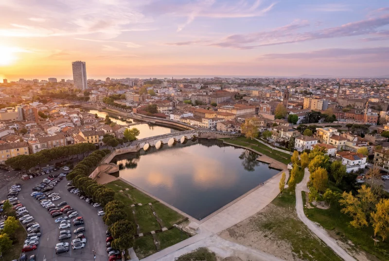 Rimini: Ponte di Tiberio e Darsena al Tramonto