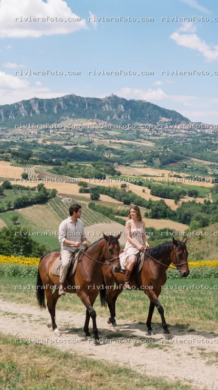 Passeggiata a cavallo nelle colline romagnole con vista su San Marino