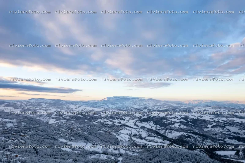 Paesaggio Invernale Innevato nell’Entroterra della Riviera Romagnola