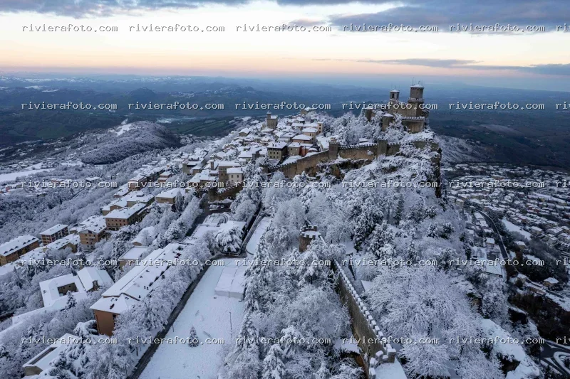 San Marino Invernale: le Tre Torri e il Centro Storico sotto la Neve