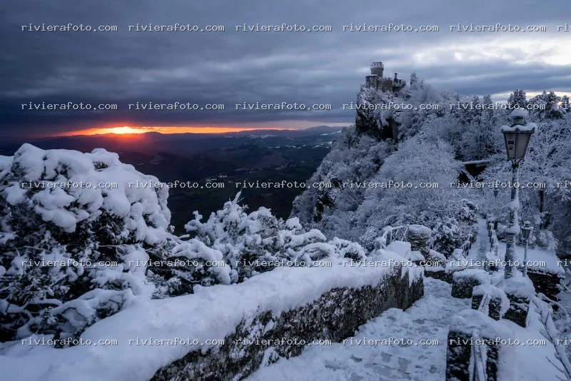 Tramonto Invernale con la Torre Guaita a San Marino