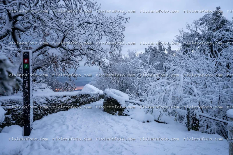 Il percorso innevato che porta alla 2ª Torre di San Marino