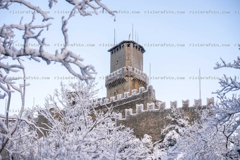 Torre innevata di San Marino