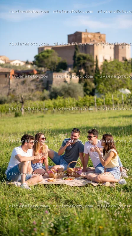 Picnic tra i Vigneti di Santarcangelo di Romagna nell’entroterra Romagnolo