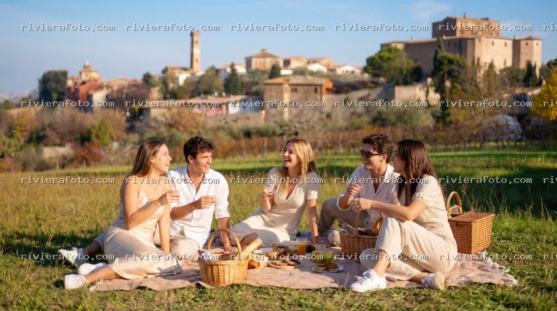 Picnic panoramico nel borgo storico di Santarcangelo di Romagna, nell’entroterra della Riviera Romagnola