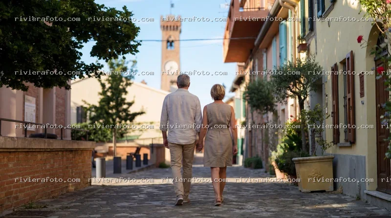 Passeggiata romantica nel borgo storico di Santarcangelo di Romagna con la Torre Civica