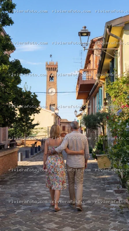 Passeggiata nel borgo storico della Romagna