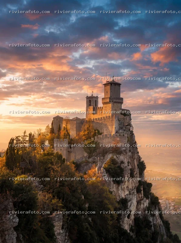 Torre Guaita di San Marino al tramonto