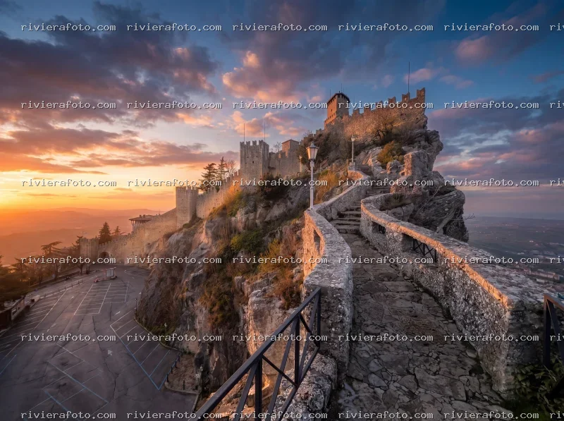 Tramonto sulle Torri di San Marino