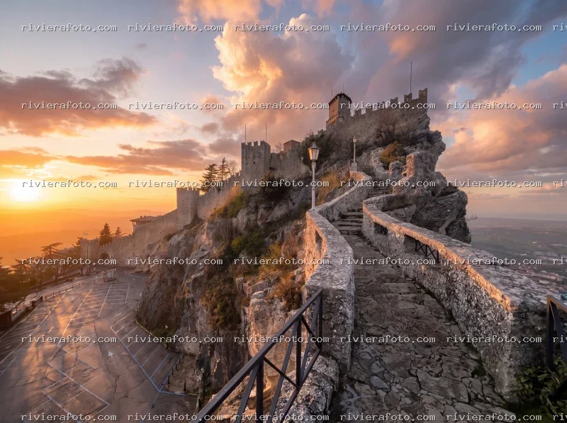 Le Torri di San Marino al tramonto