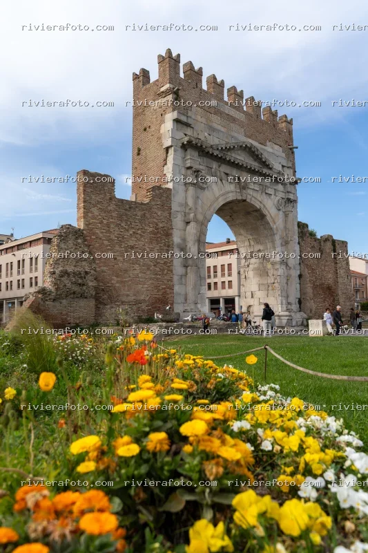 Arco d’Augusto a Rimini in primavera