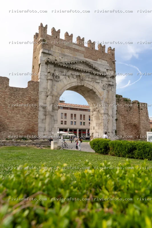 L’Arco d’Augusto, simbolo di Rimini e della Riviera Romagnola