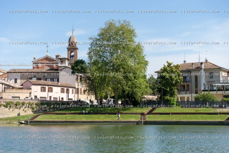 Scorcio del fiume Marecchia vicino al Ponte di Tiberio a Rimini
