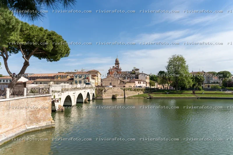 Il Ponte di Tiberio sul fiume Marecchia a Rimini