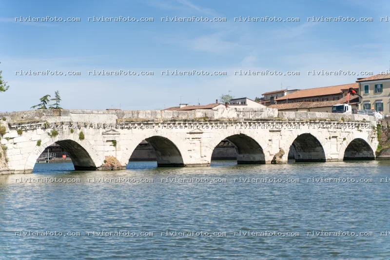 Il maestoso Ponte di Tiberio a Rimini