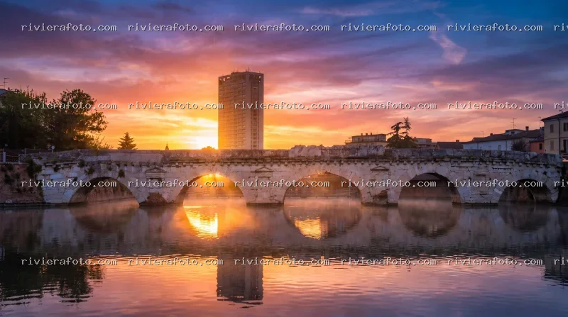 Ponte Tiberio di Rimini all’alba