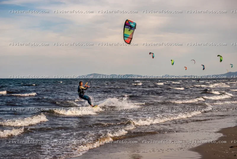Kitesurf sulla costa della Riviera Romagnola