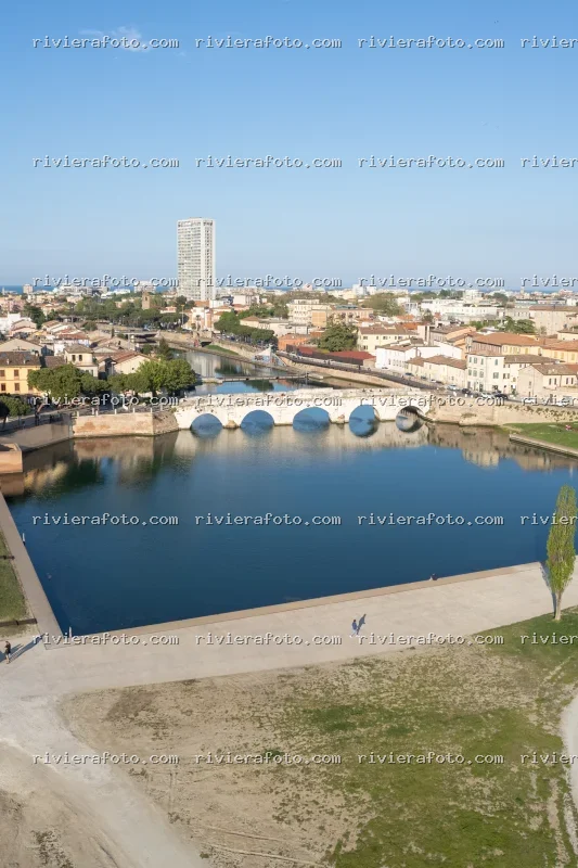 Ponte Tiberio e panorama su Borgo San Giuliano a Rimini