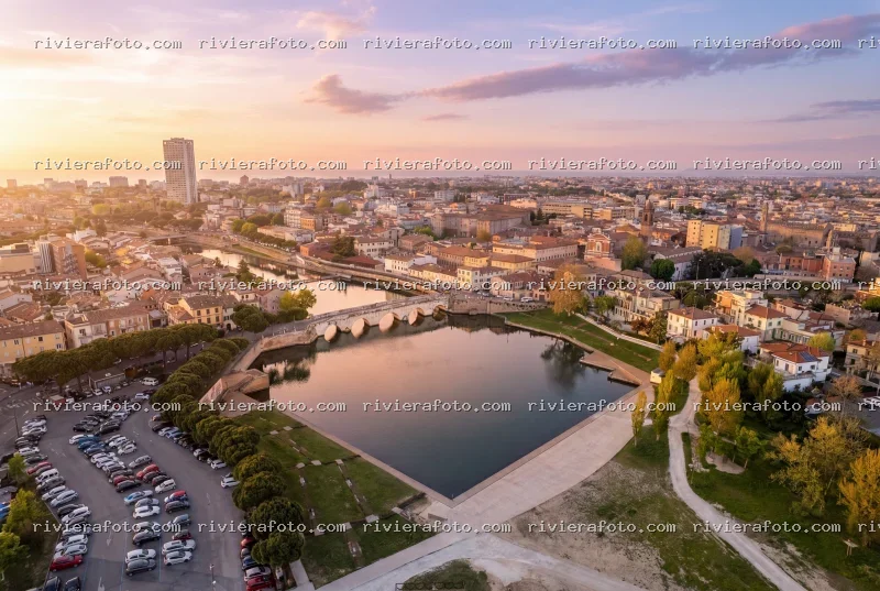 Alba sul Ponte Tiberio e Borgo San Giuliano a Rimini