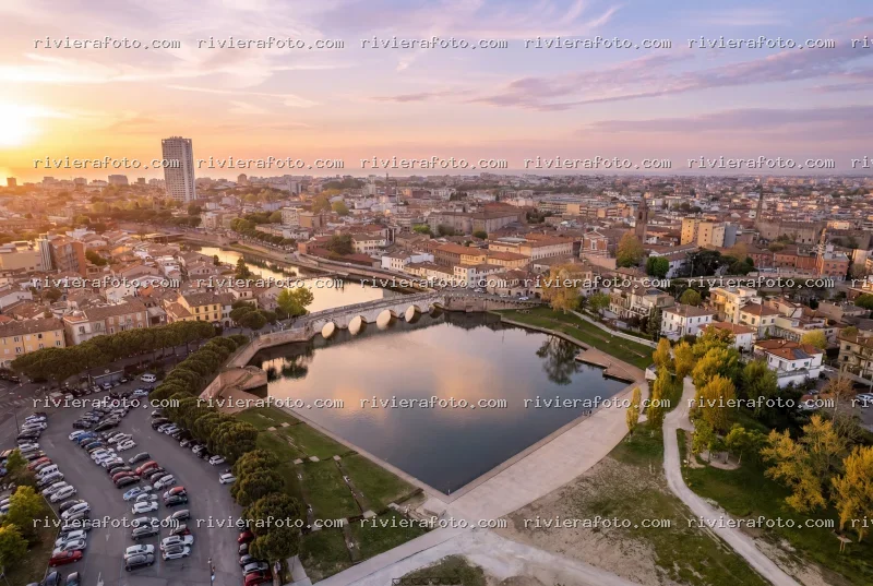 Rimini: Ponte di Tiberio e Darsena al Tramonto