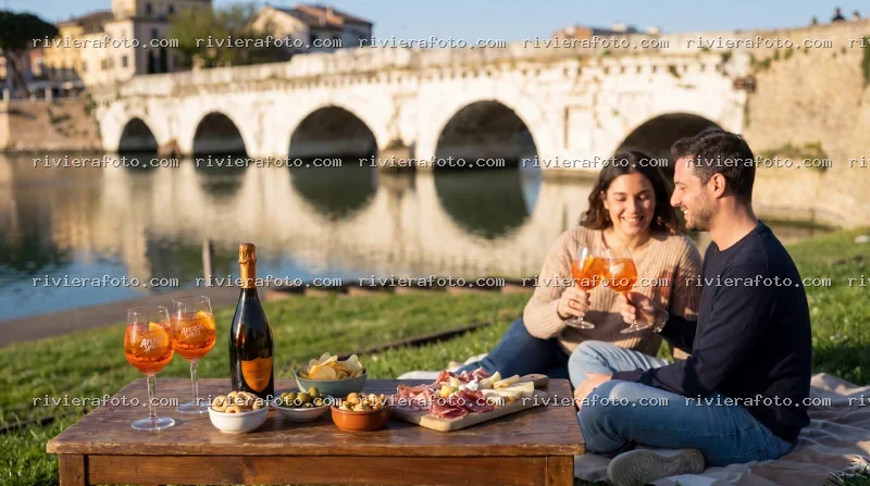 Aperitivo al Tramonto con Vista sul Ponte Tiberio a Rimini