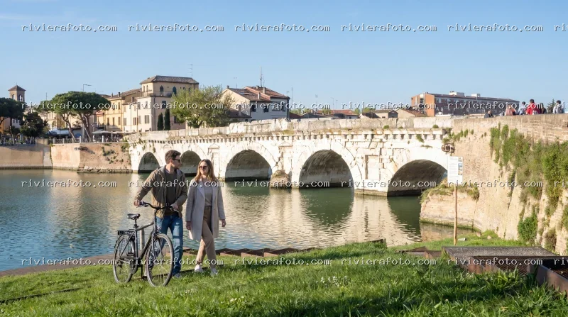 Passeggiata primaverile al Ponte di Tiberio a Rimini