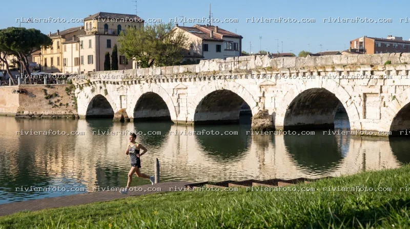 Corsa mattutina al Ponte di Tiberio a Rimini