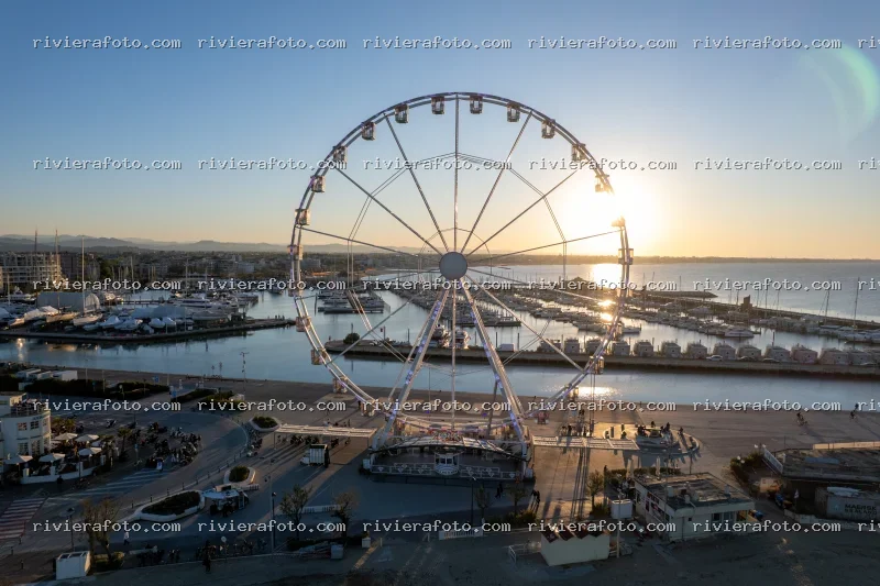 Ruota Panoramica e Marina di Rimini al Tramonto