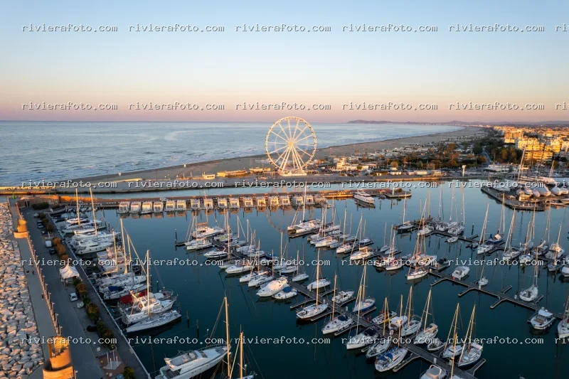 Porto Canale, Ruota Panoramica e Spiaggia di Rimini al tramonto