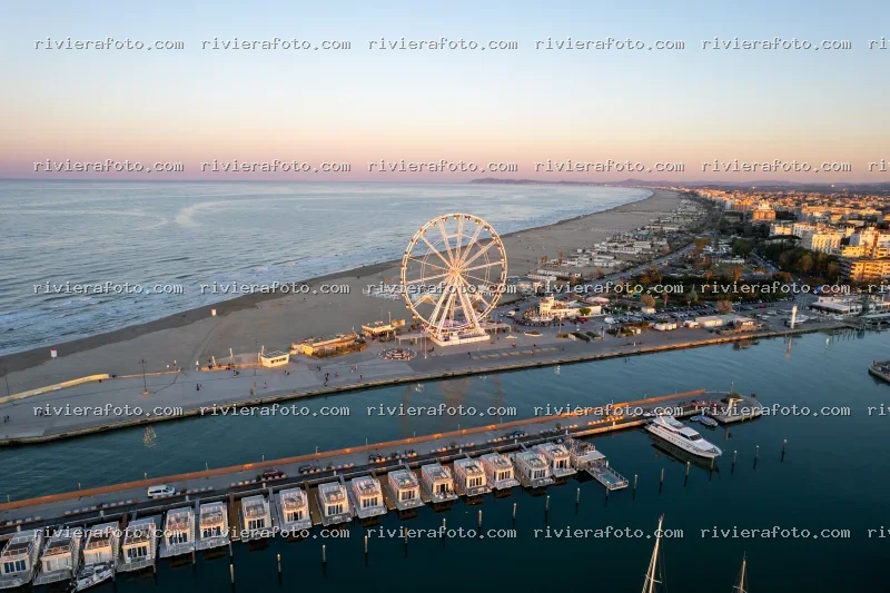 Rimini: Spiaggia, Darsena e Ruota Panoramica al tramonto