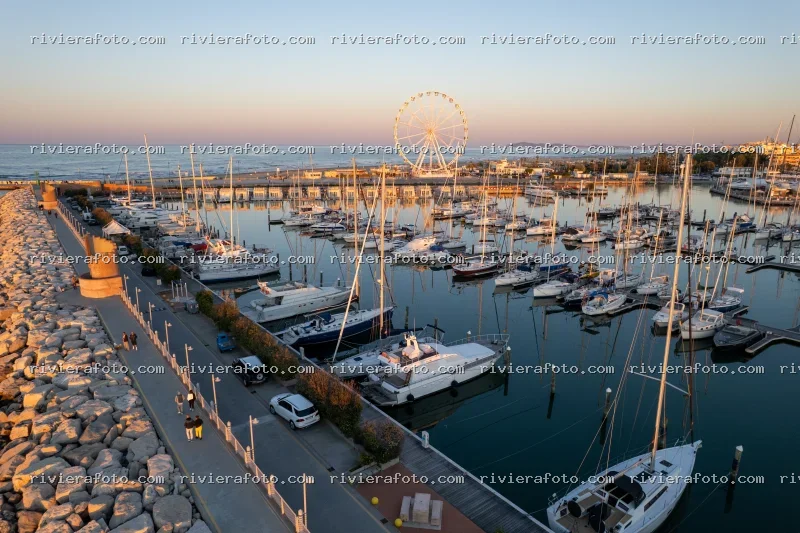 Marina di Rimini e Ruota Panoramica al tramonto