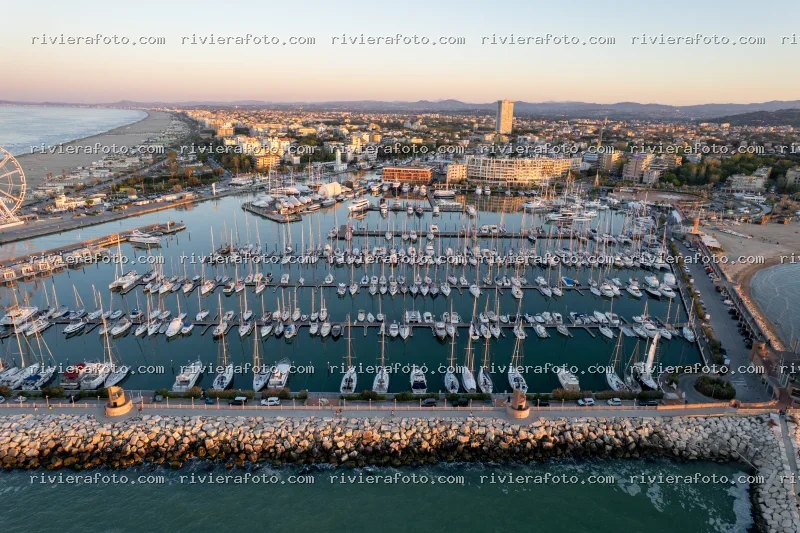 Marina di Rimini e la spiaggia al tramonto