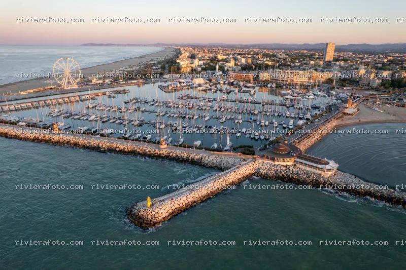 Veduta Aerea del Porto di Rimini e della Costa al Tramonto