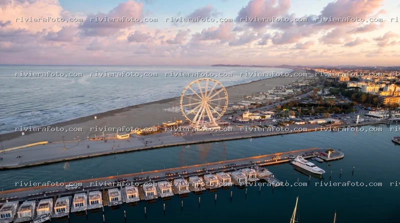 Tramonto sulla Marina di Rimini con Ruota Panoramica