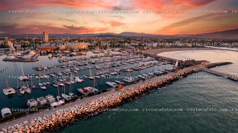 Marina di Rimini al tramonto