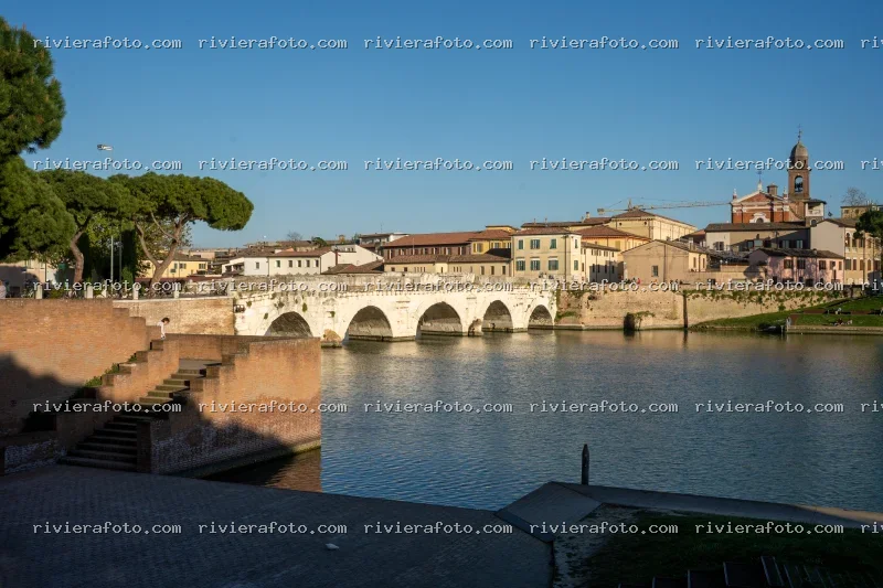 Il Ponte di Tiberio e il Borgo San Giuliano a Rimini