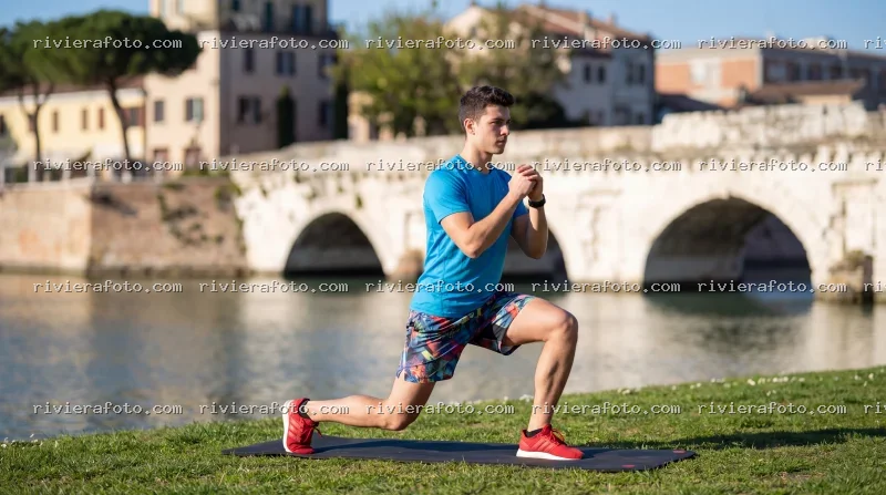 Allenamento all’aperto con vista sul Ponte di Tiberio a Rimini