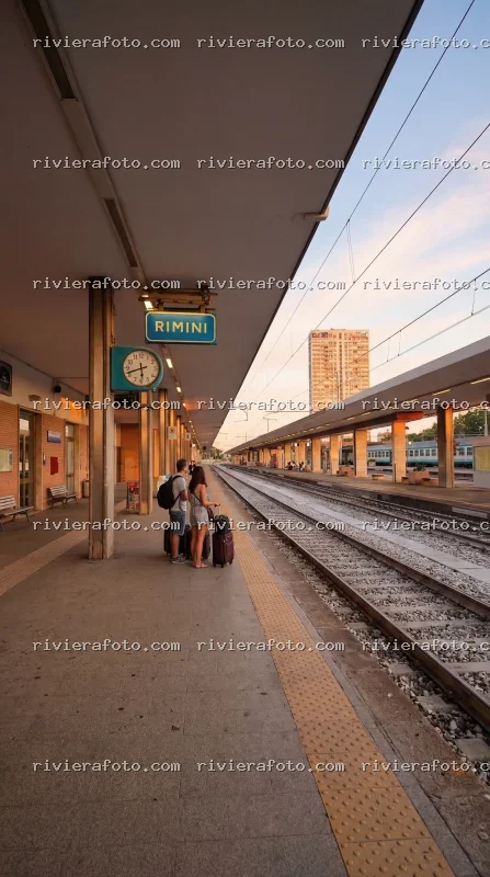Stazione Ferroviaria di Rimini al Tramonto