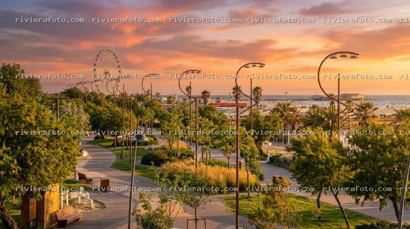 Tramonto sul Lungomare di Rimini con Ruota Panoramica