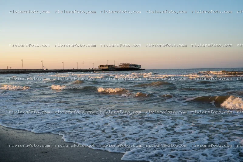 Tramonto sul Molo di Rimini con Rockisland