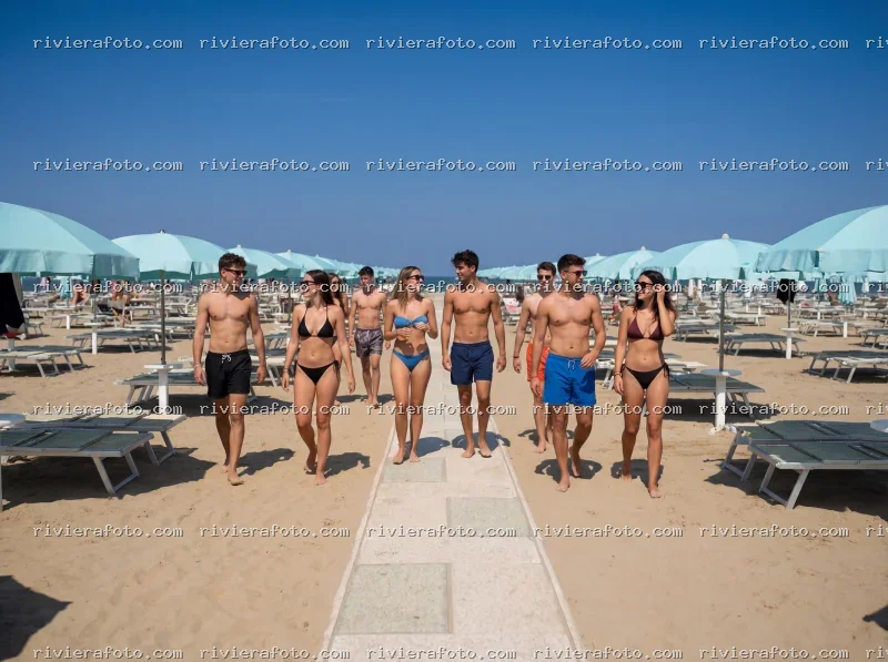 Giornata di sole in spiaggia a Rimini sulla Riviera Romagnola